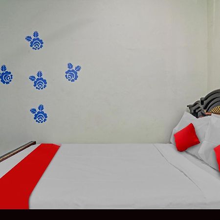 Hotel Oyo Flagship 81051 Sri Sai Manikanta Hyderabad Esterno foto