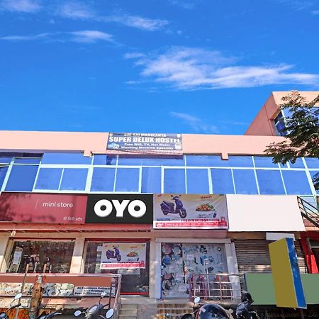 Hotel Oyo Flagship 81051 Sri Sai Manikanta Hyderabad Esterno foto