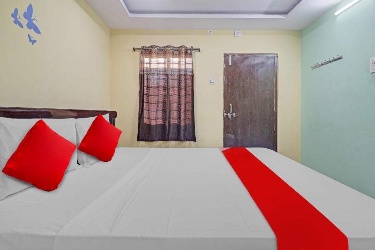 Hotel Oyo Flagship 81051 Sri Sai Manikanta Hyderabad Esterno foto