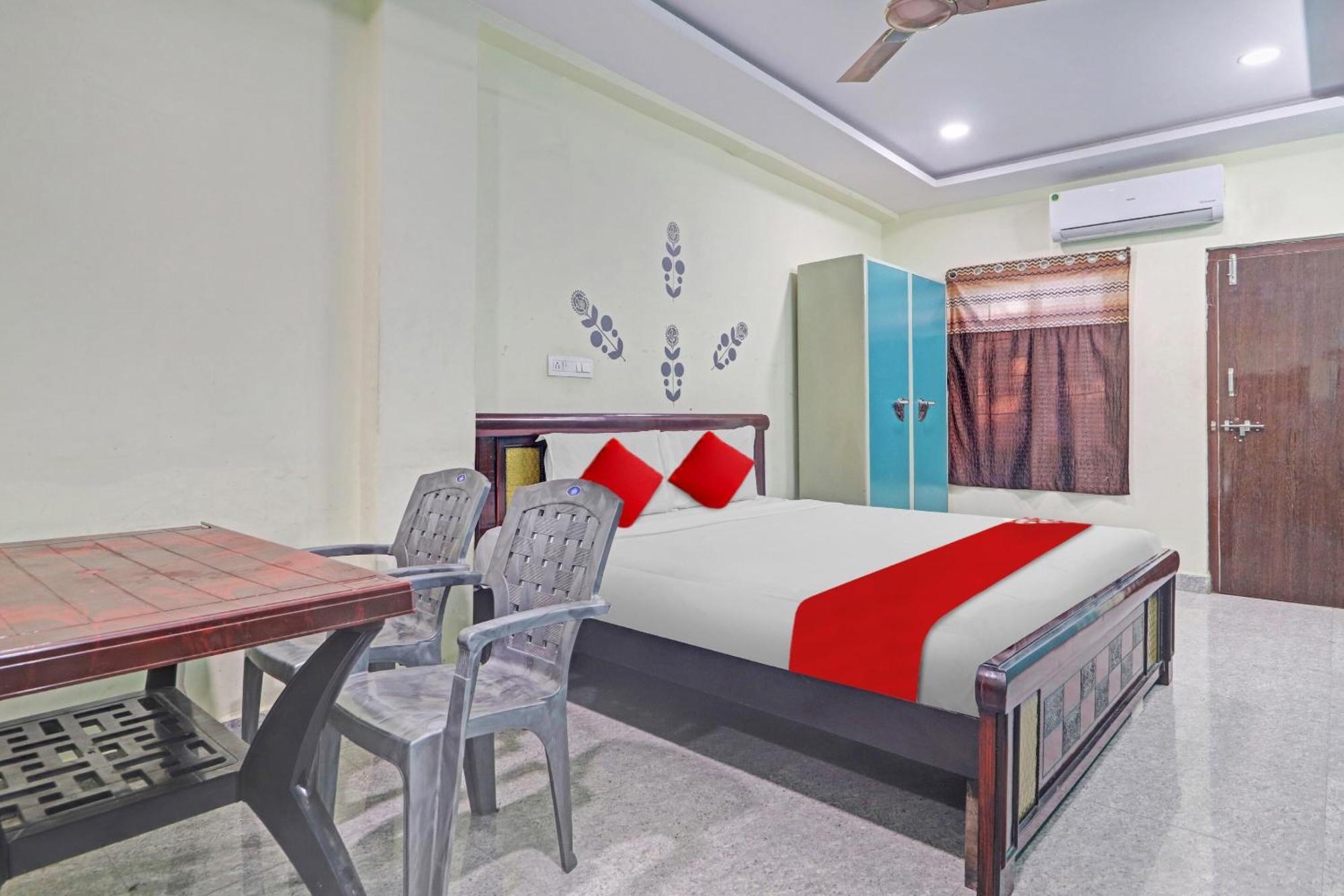 Hotel Oyo Flagship 81051 Sri Sai Manikanta Hyderabad Esterno foto