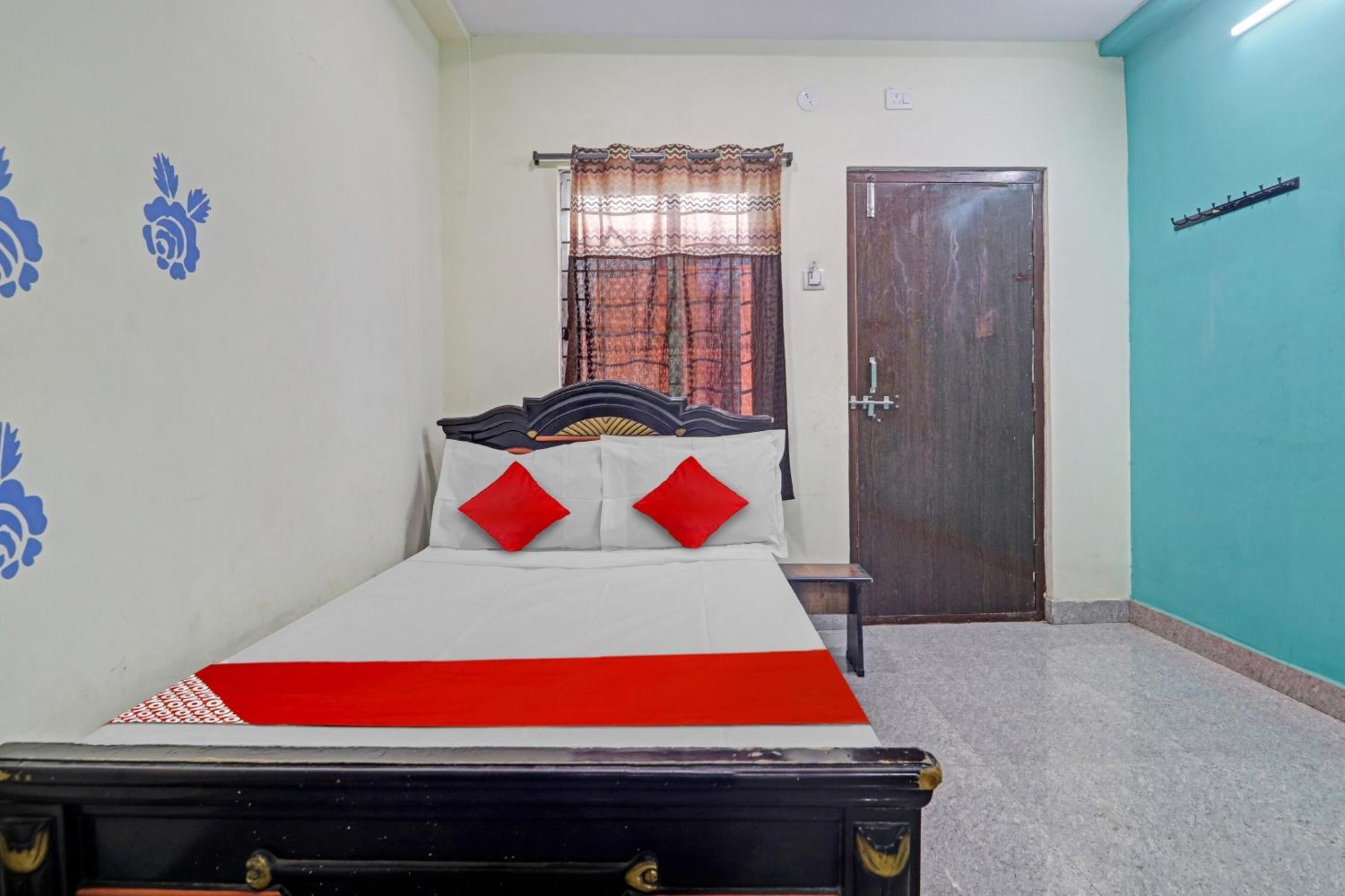 Hotel Oyo Flagship 81051 Sri Sai Manikanta Hyderabad Esterno foto