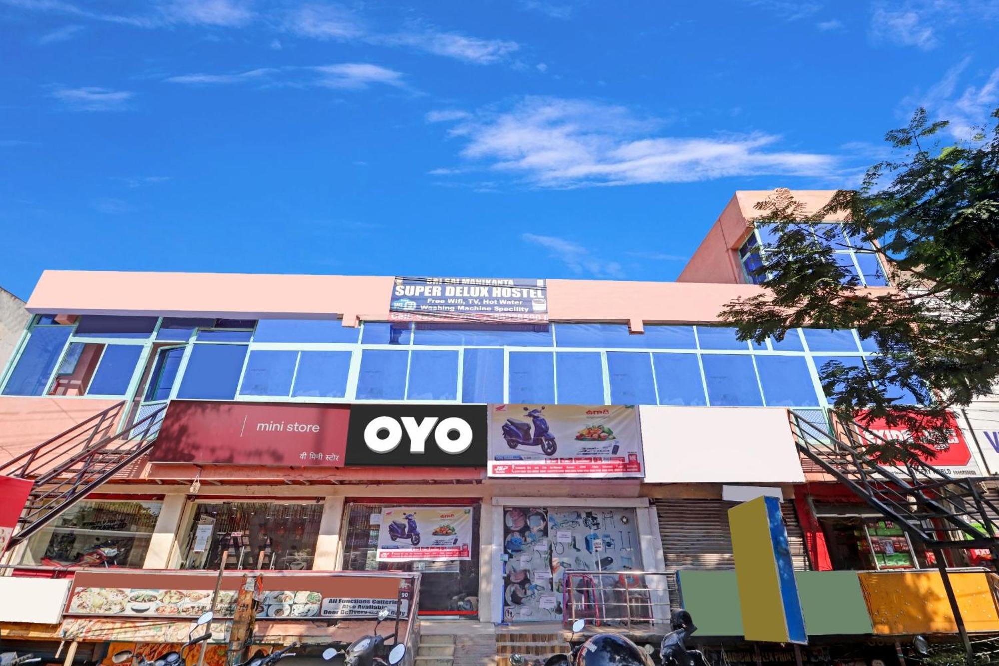 Hotel Oyo Flagship 81051 Sri Sai Manikanta Hyderabad Esterno foto